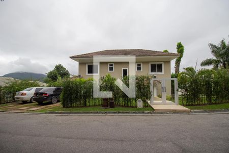 Casa de condomínio à venda com 450m², 4 quartos e 2 vagasFachada da Casa