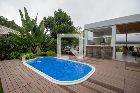 Casa de condomínio à venda com 450m², 4 quartos e 2 vagasPiscina