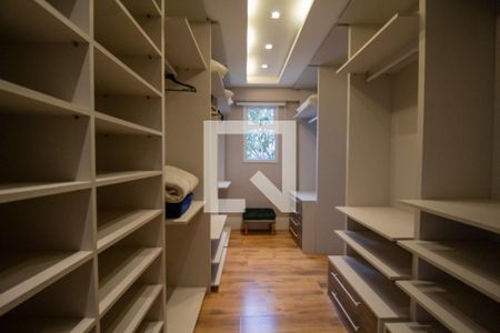 Casa de condomínio à venda com 450m², 4 quartos e 2 vagasCloset da Suíte 2