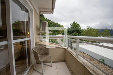 Casa de condomínio à venda com 450m², 4 quartos e 2 vagasSacada da Suíte 2