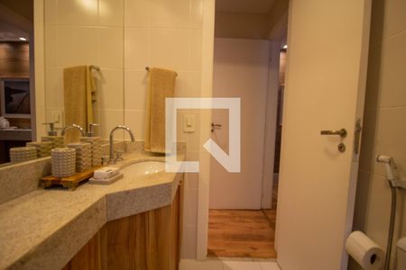 Casa de condomínio à venda com 450m², 4 quartos e 2 vagasBanheiro da Suíte 1