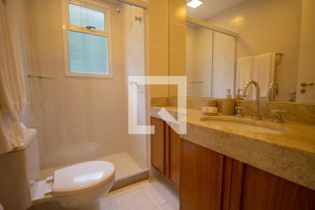 Casa de condomínio à venda com 450m², 4 quartos e 2 vagasBanheiro da Suíte 3