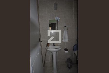 Casa de condomínio à venda com 173m², 3 quartos e 1 vagaBanheiro de Serviço