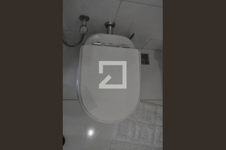 Casa de condomínio à venda com 173m², 3 quartos e 1 vagaBanheiro da Suíte