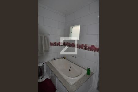 Casa de condomínio à venda com 173m², 3 quartos e 1 vagaBanheiro da Suíte