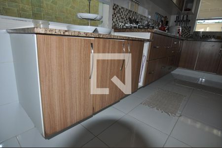 Casa de condomínio à venda com 173m², 3 quartos e 1 vagaCozinha - Armários