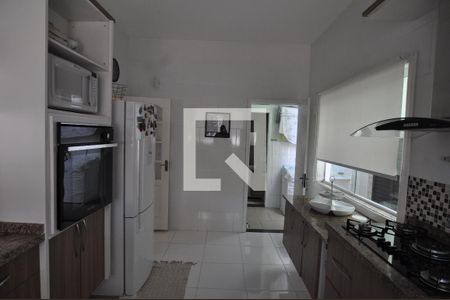 Casa de condomínio à venda com 173m², 3 quartos e 1 vagaCozinha - Armários