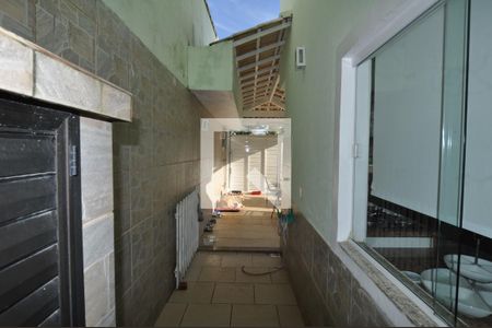 Casa de condomínio à venda com 173m², 3 quartos e 1 vagaLateral da Casa