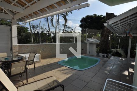 Casa de condomínio à venda com 173m², 3 quartos e 1 vagaQuintal