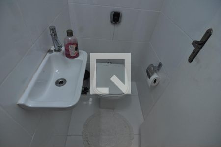 Casa de condomínio à venda com 173m², 3 quartos e 1 vagaLavabo