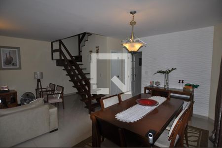 Casa de condomínio à venda com 173m², 3 quartos e 1 vagaSala