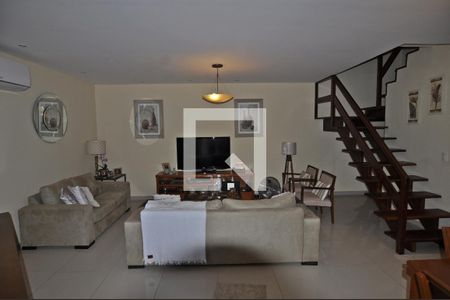 Casa de condomínio à venda com 173m², 3 quartos e 1 vagaSala