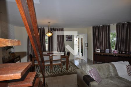 Casa de condomínio à venda com 173m², 3 quartos e 1 vagaSala