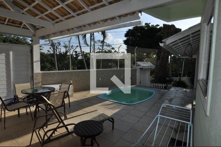 Casa de condomínio à venda com 173m², 3 quartos e 1 vagaQuintal