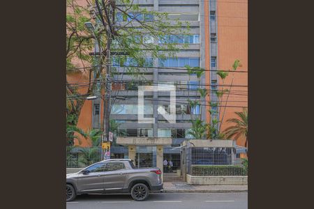 Apartamento para alugar com 220m², 4 quartos e 2 vagas Apartamento para alugar com 220m², 4 quartos e 2 vagasFachada