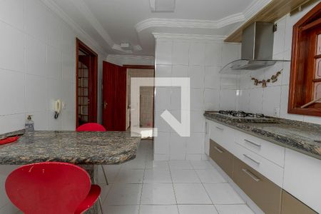 Casa para alugar com 280m², 4 quartos e 6 vagas Casa para alugar com 280m², 4 quartos e 6 vagasCozinha