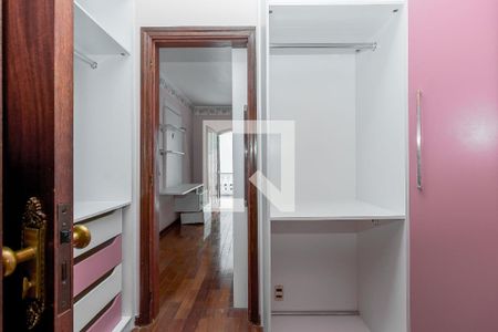 Casa para alugar com 280m², 4 quartos e 6 vagas Casa para alugar com 280m², 4 quartos e 6 vagasCloset da Suíte 2
