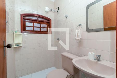 Casa para alugar com 280m², 4 quartos e 6 vagas Casa para alugar com 280m², 4 quartos e 6 vagasBanheiro de Serviço