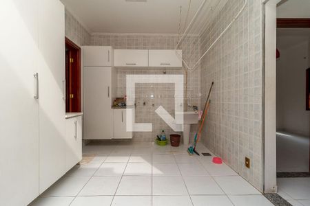 Casa para alugar com 280m², 4 quartos e 6 vagas Casa para alugar com 280m², 4 quartos e 6 vagasÁrea de Serviço