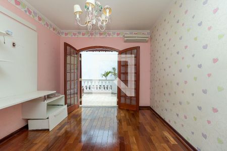 Casa para alugar com 280m², 4 quartos e 6 vagas Casa para alugar com 280m², 4 quartos e 6 vagasSuíte 2