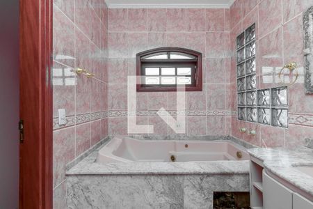 Casa para alugar com 280m², 4 quartos e 6 vagas Casa para alugar com 280m², 4 quartos e 6 vagasBanheiro da Suíte 2