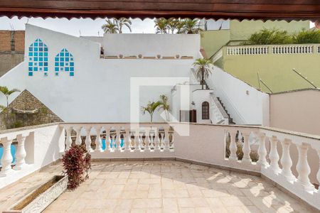 Casa para alugar com 280m², 4 quartos e 6 vagas Casa para alugar com 280m², 4 quartos e 6 vagasVaranda da Suíte 2