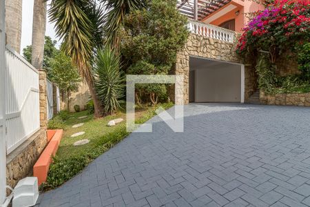 Casa para alugar com 280m², 4 quartos e 6 vagas Casa para alugar com 280m², 4 quartos e 6 vagasGaragem
