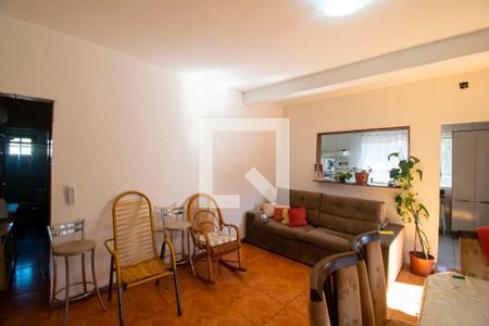 Sala de Estar de casa para alugar com 2 quartos, 200m² em Cavalhada, Porto Alegre