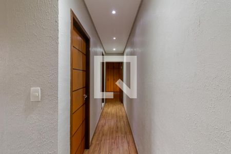 Corredor de casa à venda com 4 quartos, 210m² em Vila Moraes, São Paulo
