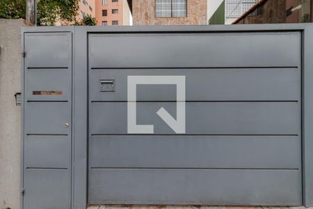 Casa à venda com 210m², 4 quartos e 4 vagasFachada