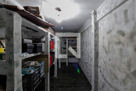 Casa à venda com 210m², 4 quartos e 4 vagasPorão