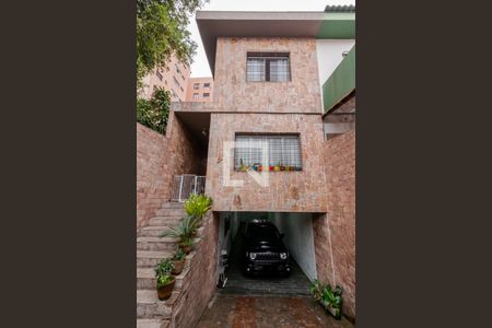 Casa à venda com 210m², 4 quartos e 4 vagasFachada