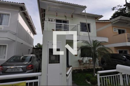 Casa à venda com 247m², 4 quartos e 4 vagasFachada