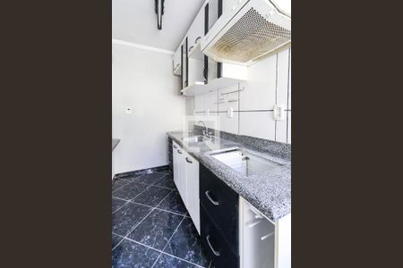 Cozinha de kitnet/studio à venda com 1 quarto, 32m² em Vila Ipiranga, Porto Alegre
