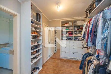 Casa à venda com 350m², 4 quartos e 4 vagas Casa à venda com 350m², 4 quartos e 4 vagasCloset da suíte 1