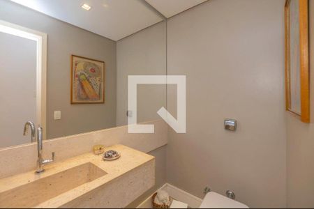 Casa à venda com 350m², 4 quartos e 4 vagas Casa à venda com 350m², 4 quartos e 4 vagasLavabo