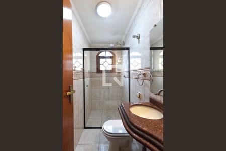 Casa à venda com 404m², 5 quartos e 4 vagasBanheiro da Suíte 2