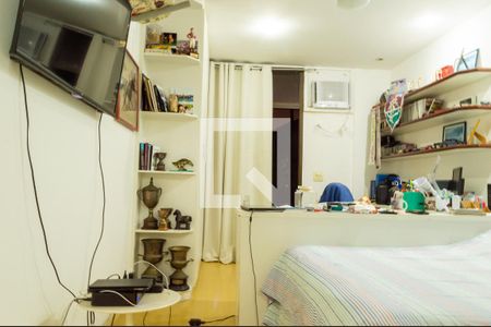 Apartamento à venda com 220m², 4 quartos e 3 vagasQuarto 4 - Suíte