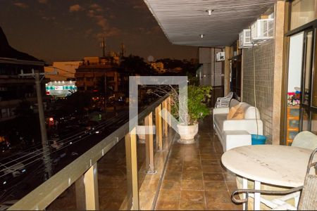 Apartamento à venda com 220m², 4 quartos e 3 vagasvaranda dos quartos