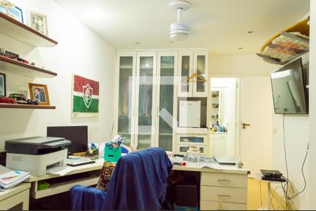 Apartamento à venda com 220m², 4 quartos e 3 vagasQuarto 4 - Suíte