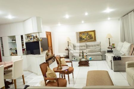 Apartamento à venda com 220m², 4 quartos e 3 vagasSala