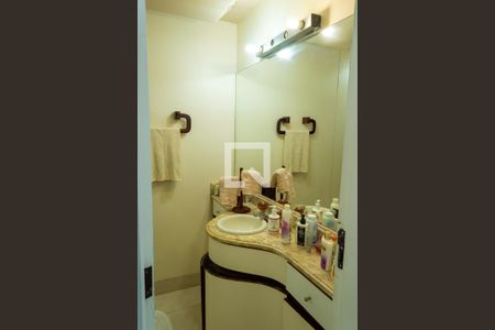 Apartamento à venda com 220m², 4 quartos e 3 vagasBanheiro Social