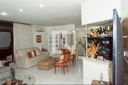 Apartamento à venda com 220m², 4 quartos e 3 vagasSala