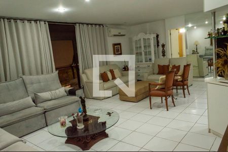 Apartamento à venda com 220m², 4 quartos e 3 vagasSala