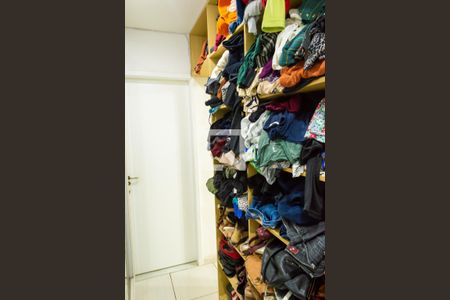 Apartamento à venda com 220m², 4 quartos e 3 vagasCloset do quarto 2