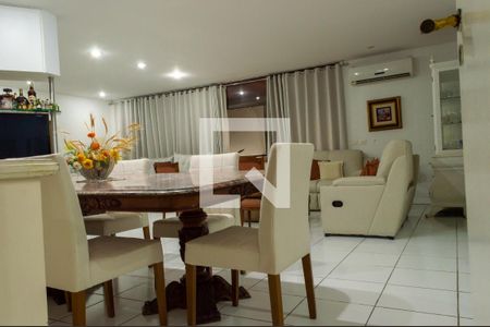 Sala de apartamento à venda com 4 quartos, 220m² em Barra da Tijuca, Rio de Janeiro