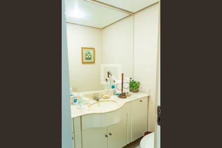 Apartamento à venda com 220m², 4 quartos e 3 vagasBanheiro Social