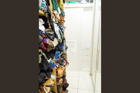 Apartamento à venda com 220m², 4 quartos e 3 vagasCloset do quarto 2