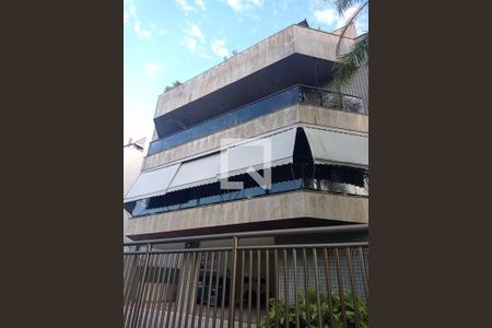 Apartamento à venda com 220m², 4 quartos e 3 vagasFachada