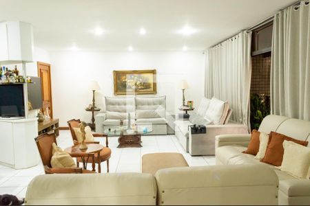 Apartamento à venda com 220m², 4 quartos e 3 vagasSala